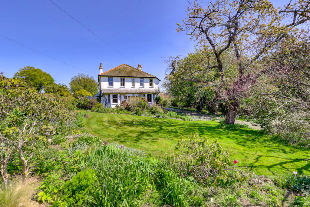Main image of property: Primrose Hill, Widmer End, High Wycombe, Buckinghamshire, HP15
