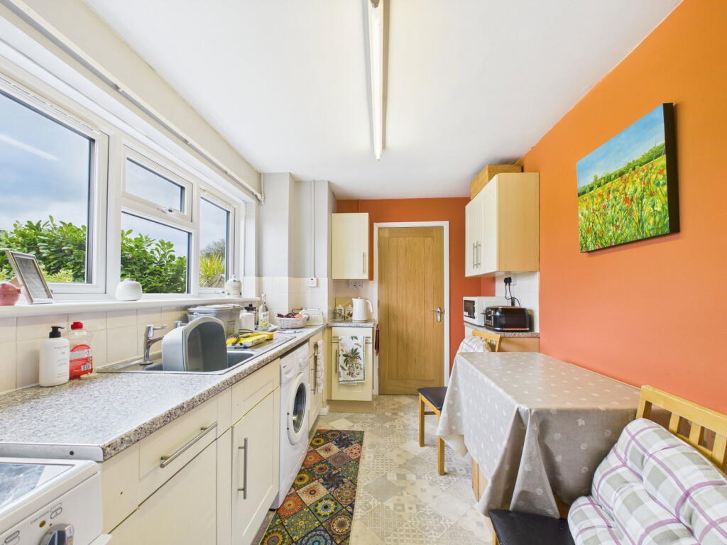 House in Gloucester - View 3