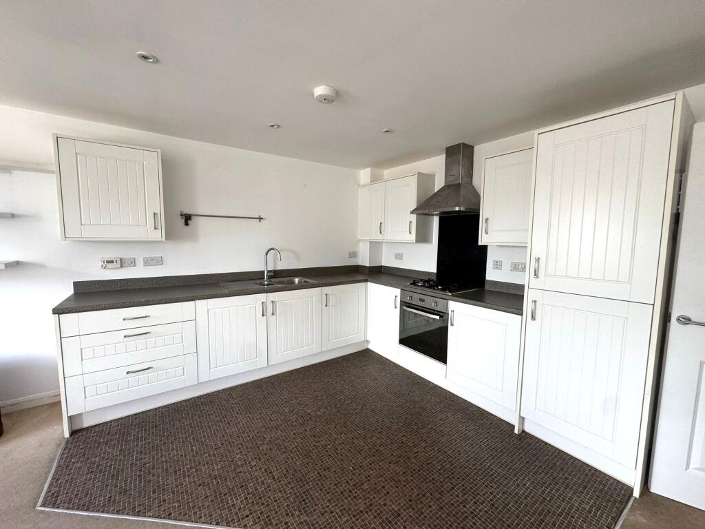Main image of property: Oakleaze, Patchway, BS34