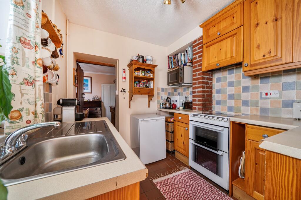House in Tintinhull, Somerset - More