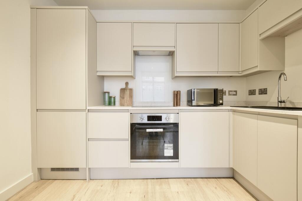 Apartment in Leeds, Arena Quarter, Woodhouse - View 2