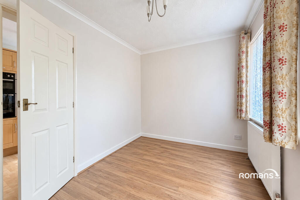 House in Basingstoke and Deane, Tadley Hill, Tadley - More