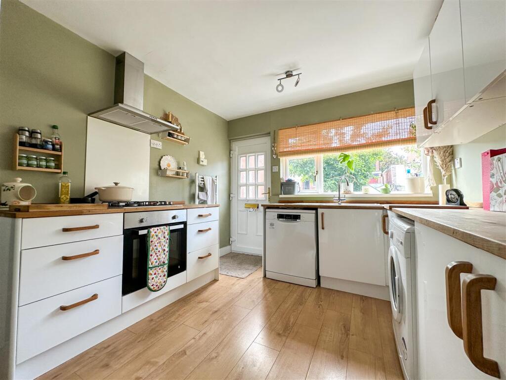 House in Stoke-on-Trent - View 5