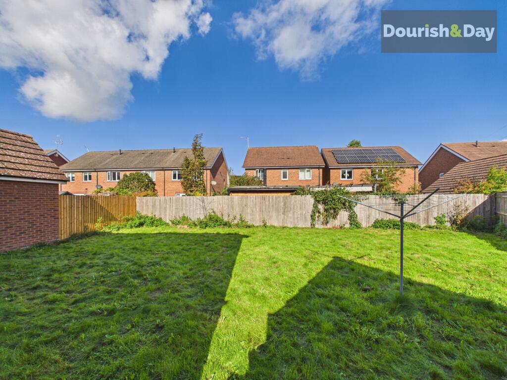 House in Stoke-on-Trent - View 4