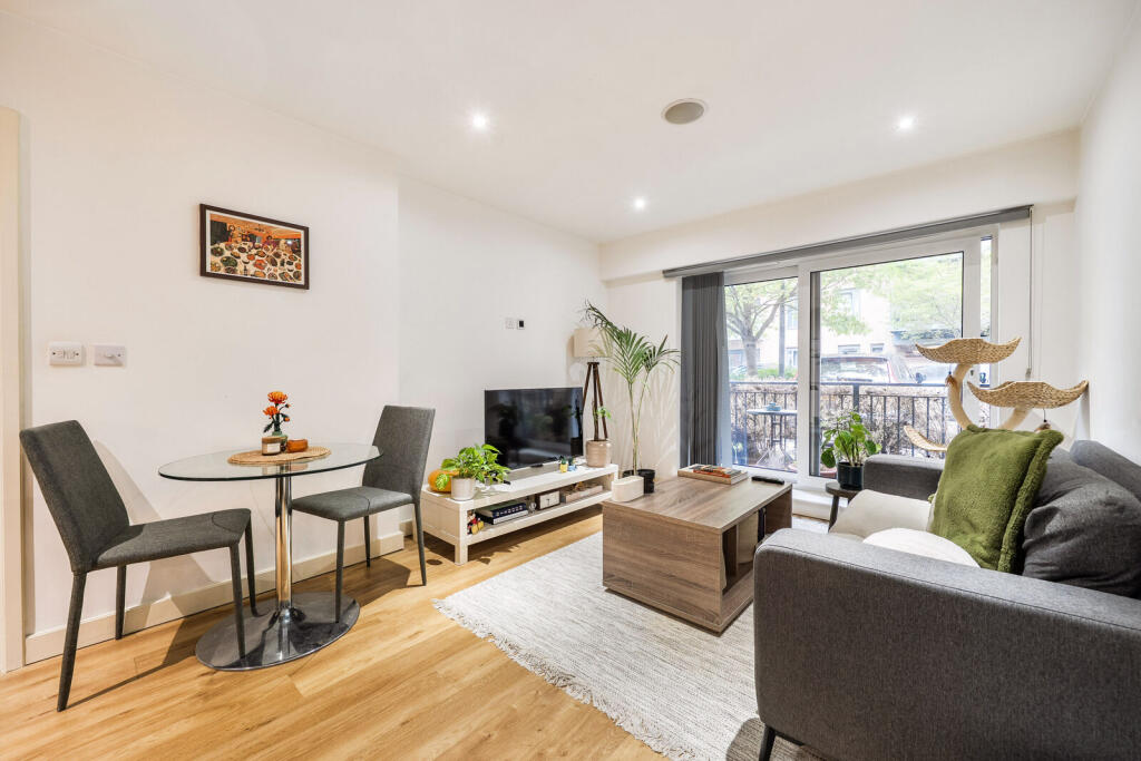 Apartment in London - View 3