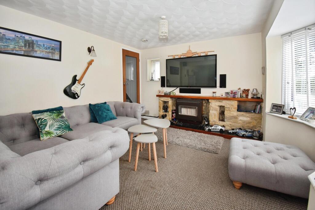 House in Fareham, Locks Heath - View 4