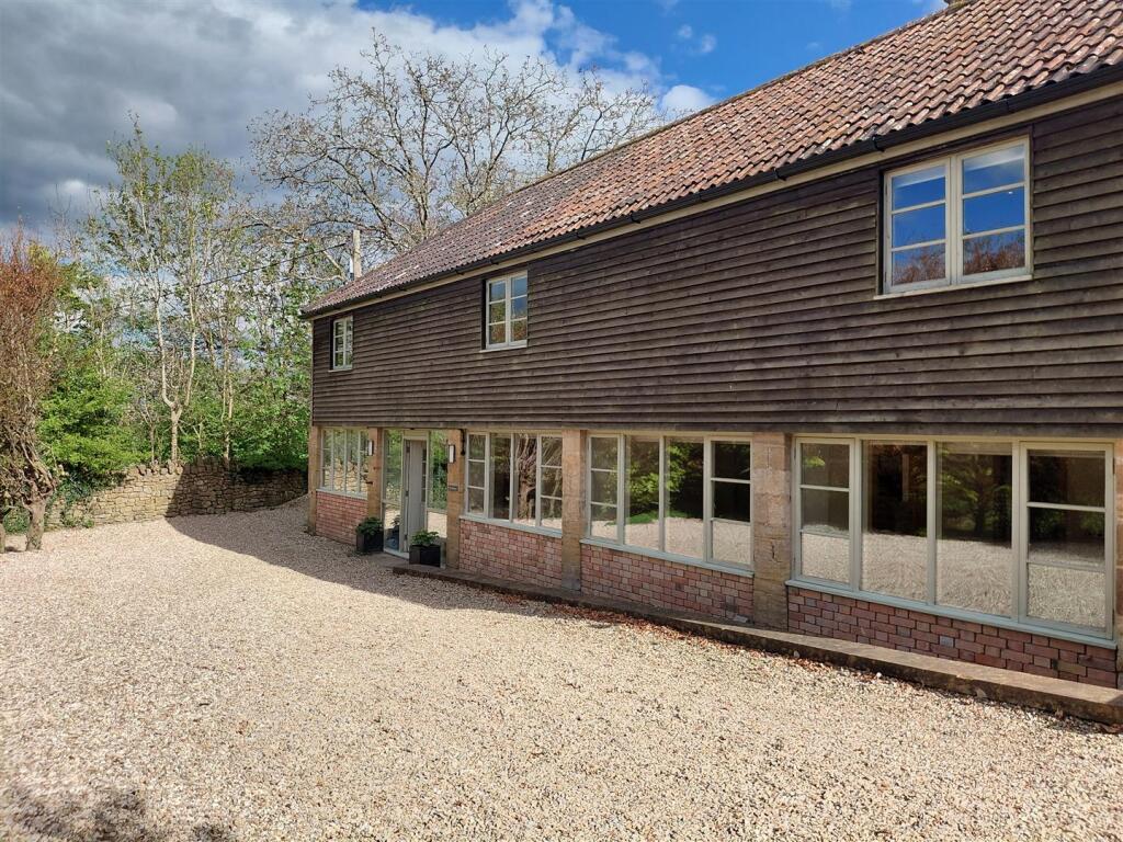 Main image of property: Middle Street, Crewkerne