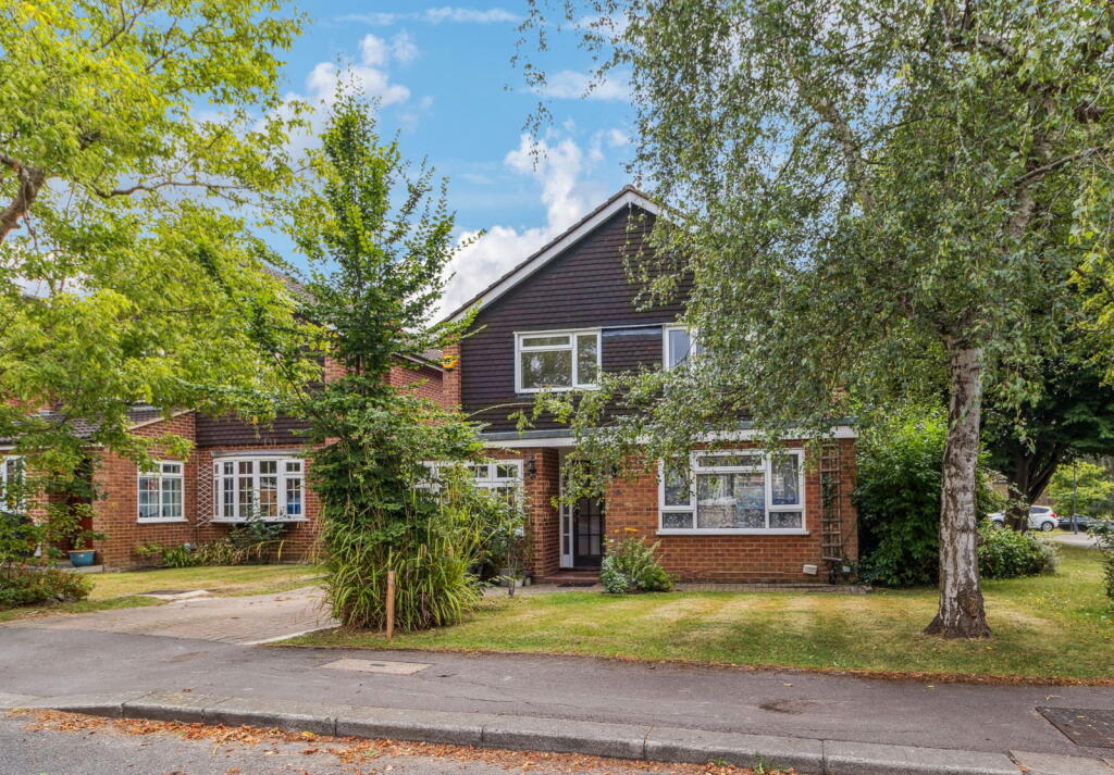 5-bed detached on Birchmead Avenue, Pinner, HA5, £849,950