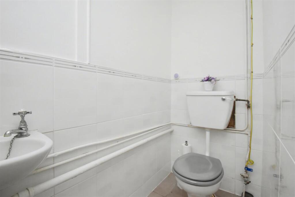 House in Corby, North Northamptonshire - View 4