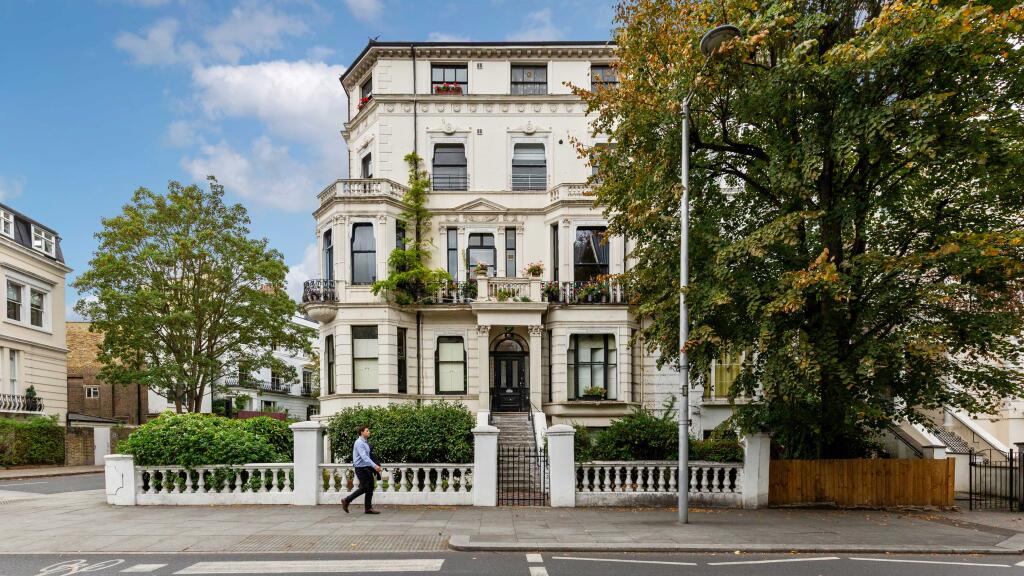 Main image of property: Flat 3, 56 Pembridge Villas, Notting Hill, London, W11 3EG