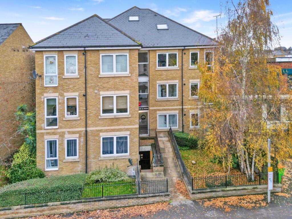 Main image of property: Wrotham Road, Gravesend, Kent, DA11 0DU