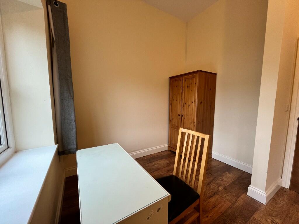 2 bedroom semi-detached house for rent