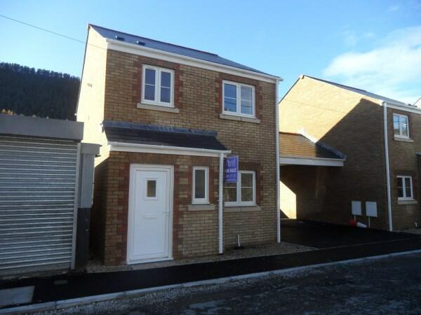 Main image of property: 10 Vivian Street, Abertillery, Gwent, Blaenau Gwent, NP13