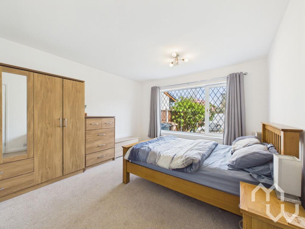 Chesham Drive, New Longton, PR4 photo 3