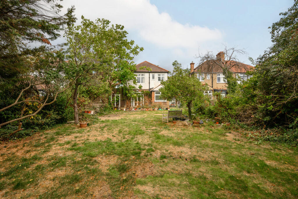 4-bed detached on Erridge Road, Merton Park, London, SW19, £1,600,000