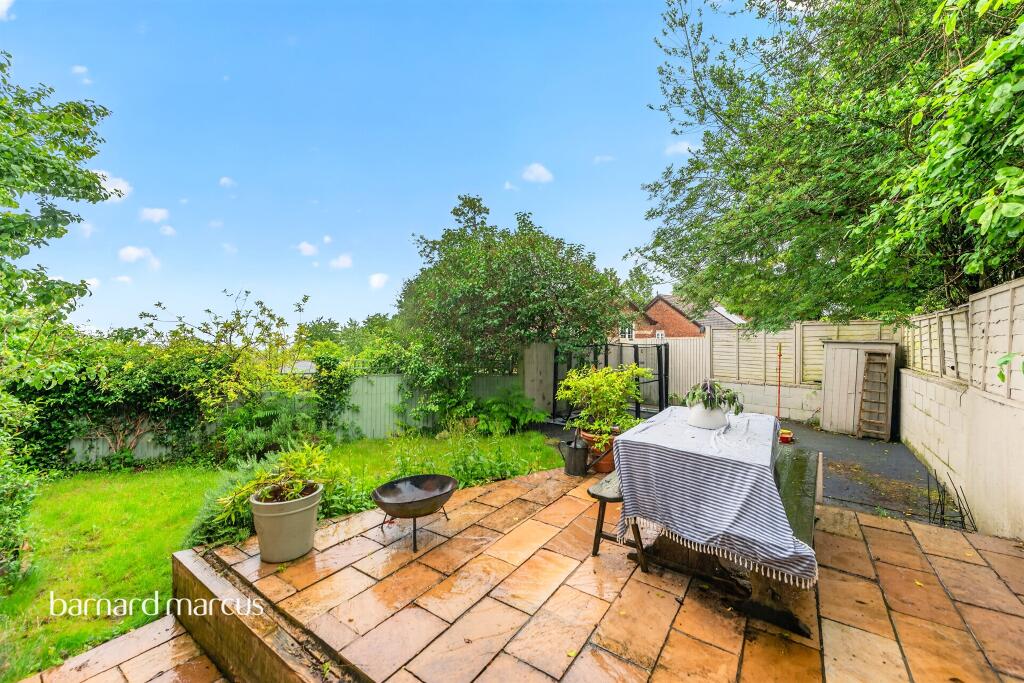 House in Tandridge, Bletchingley - View 5