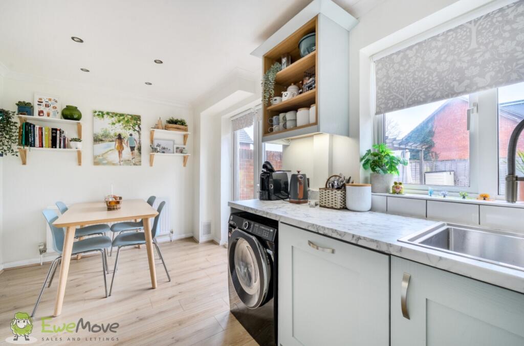 Greywell Close, Tadley, Hampshire, RG26 photo 4