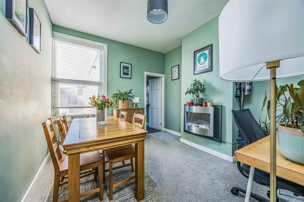 Apartment in Portsmouth - More