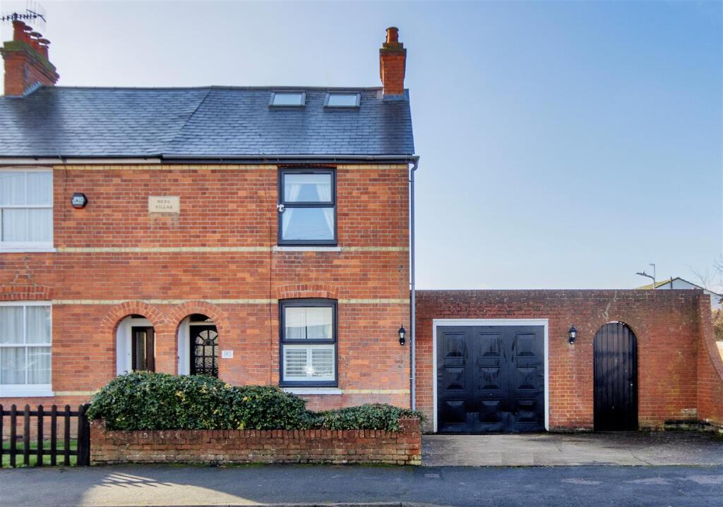 Main image of property: Hilden Park Road, Hildenborough, Tonbridge