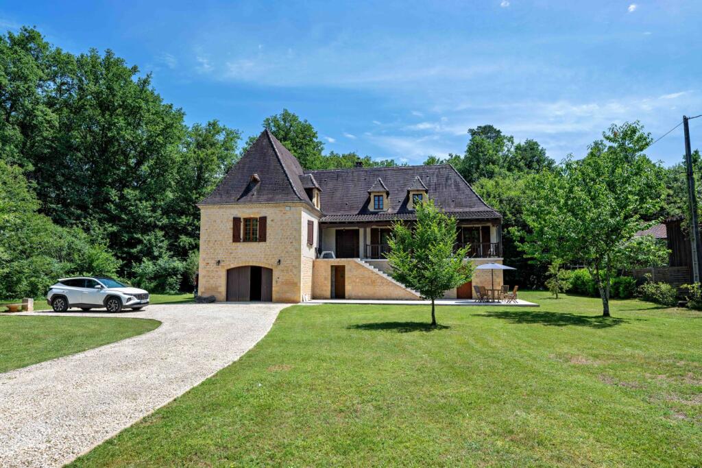 Main image of property: SAINT-LEON-SUR-VEZERE