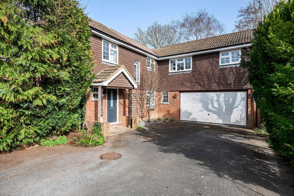 Main image of property: Guinea Court, Chineham