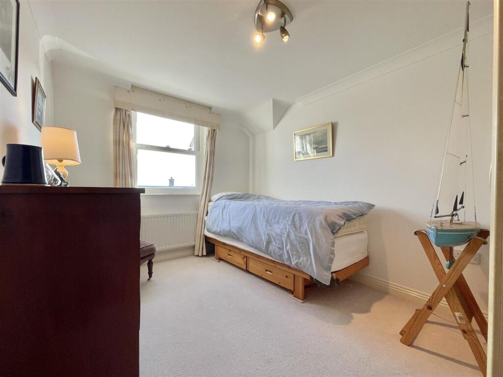 Apartment in Dorchester - View 2