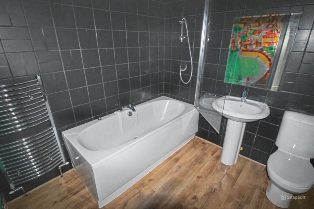 Apartment in Bradford - View 3