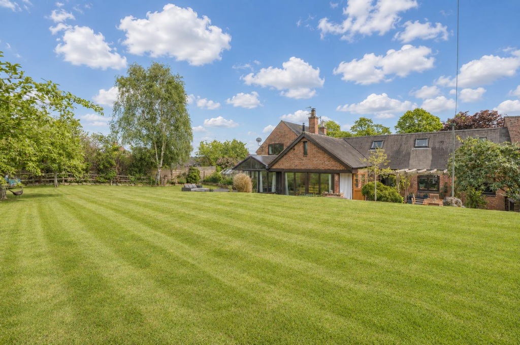 House in Rushcliffe, West Leake - View 2