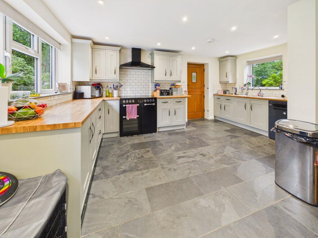 House in Uckfield, Hadlow Down - More