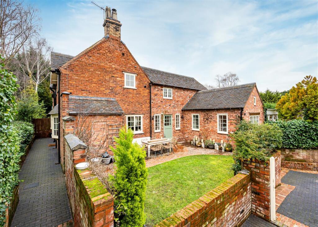 Viewlands Cottage, Wightwick Bank, Wightwick, Wolverhampton, WV6 8DR photo 3