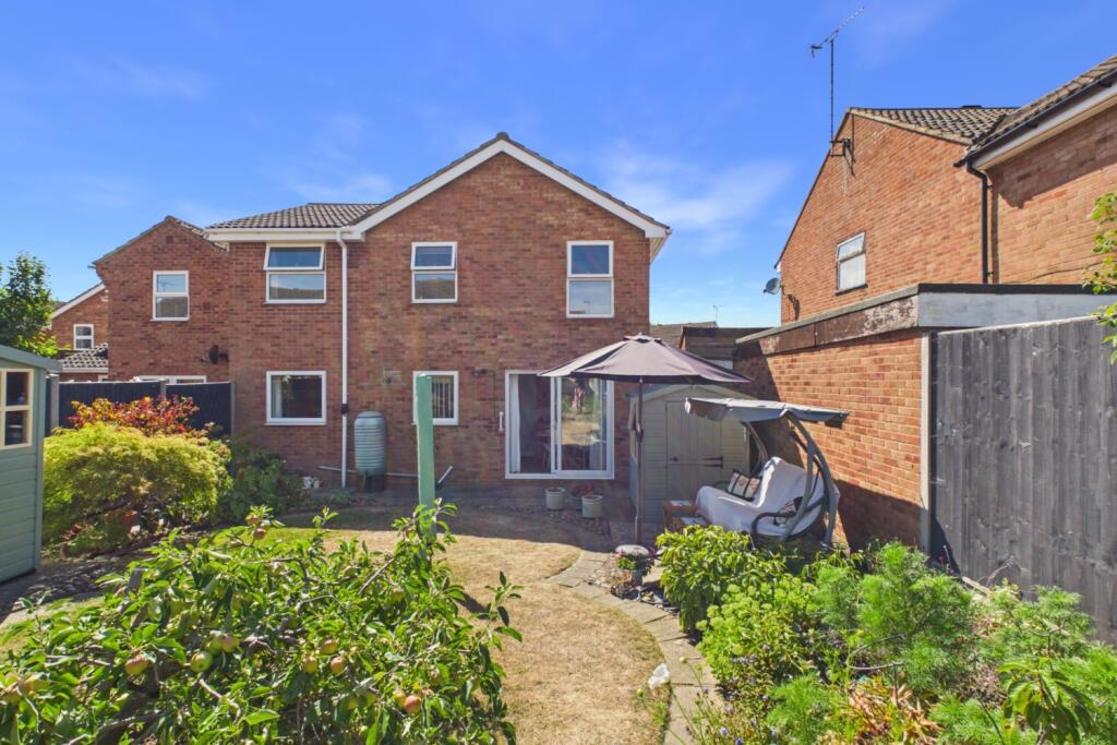 House in Luton, Leighton-Linslade - View 4