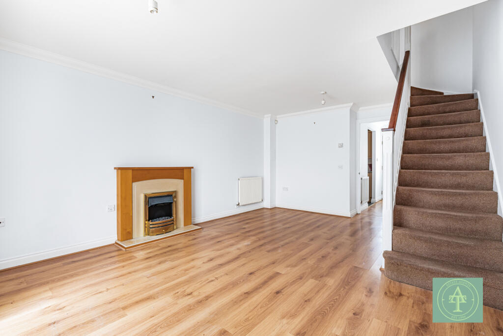 Principal Close, Southgate, London, N14 photo 2