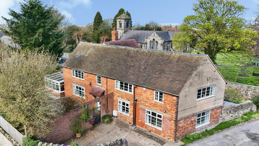 4-bed detached on Shepherds Lane, Red Lake, Telford, Shropshire, TF1 5EH, £450,000