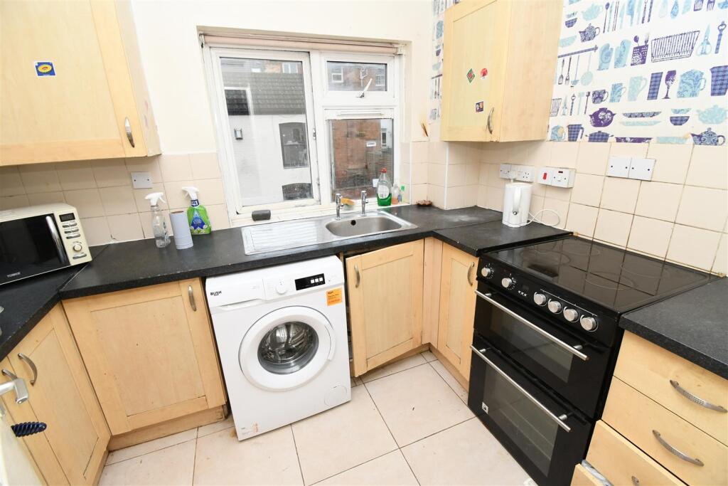 Apartment in Warwick, Milverton, Royal Leamington Spa - View 2