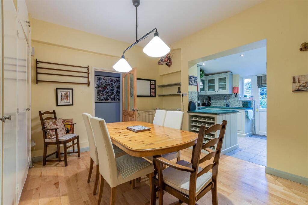 Apartment in Cardiff, Canton - More