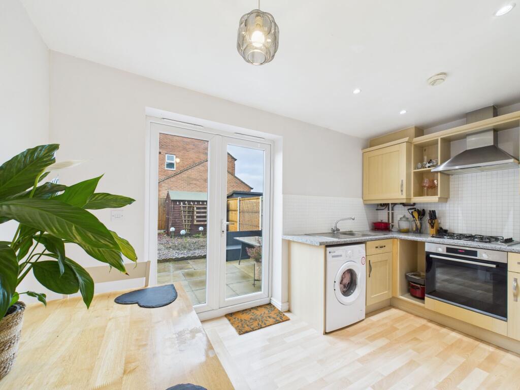 Larch Way, Selby, YO8 photo 3