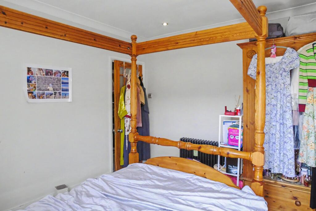Apartment in London, Hanwell - More