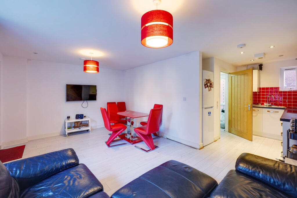 House in Canterbury - View 4