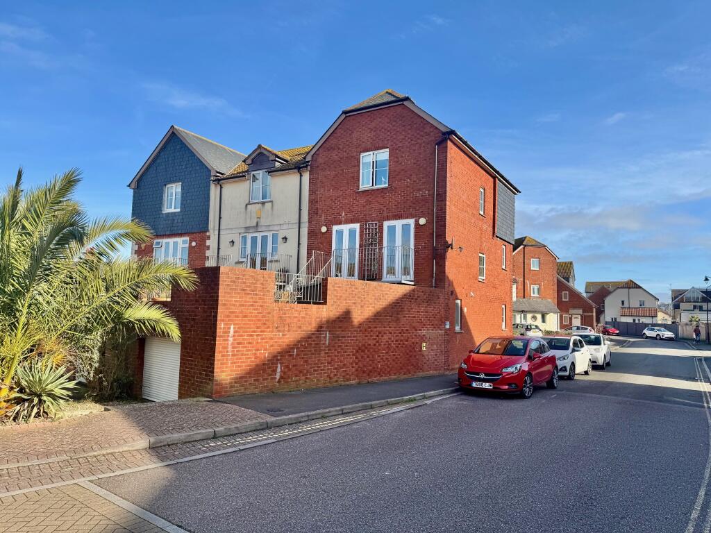 4-bed terraced on 28 Shelly Reach, Exmouth, £500,000