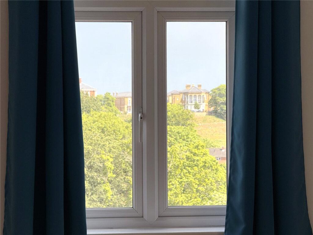 Apartment in Guildford - View 5