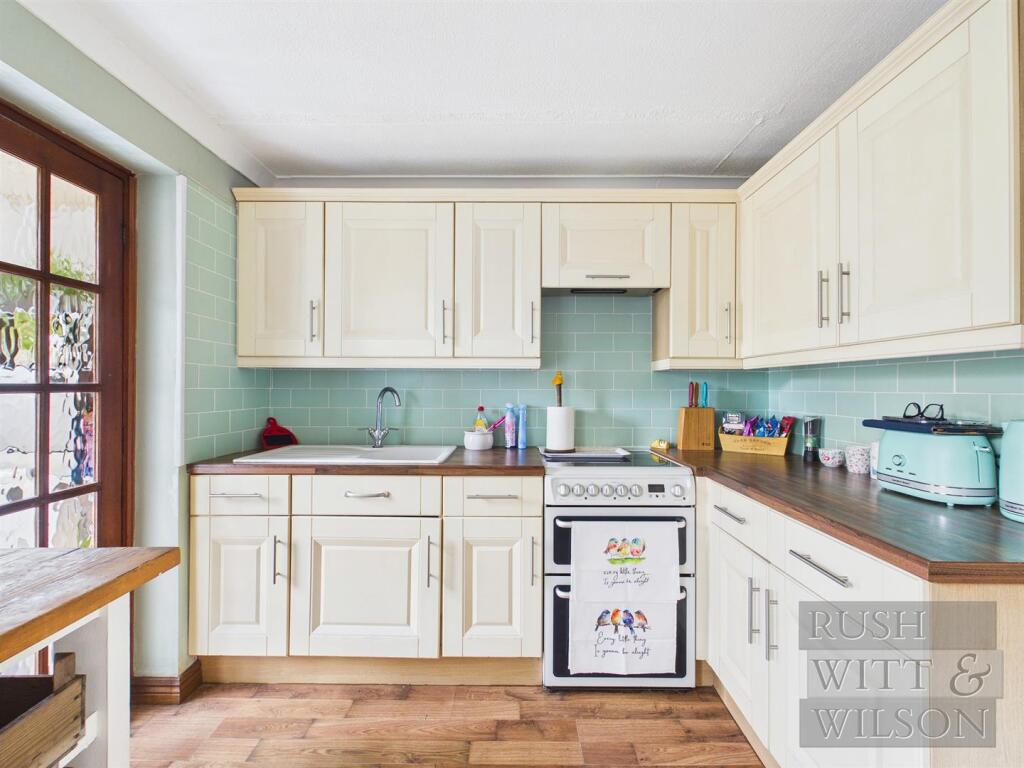 House in Tonbridge - More