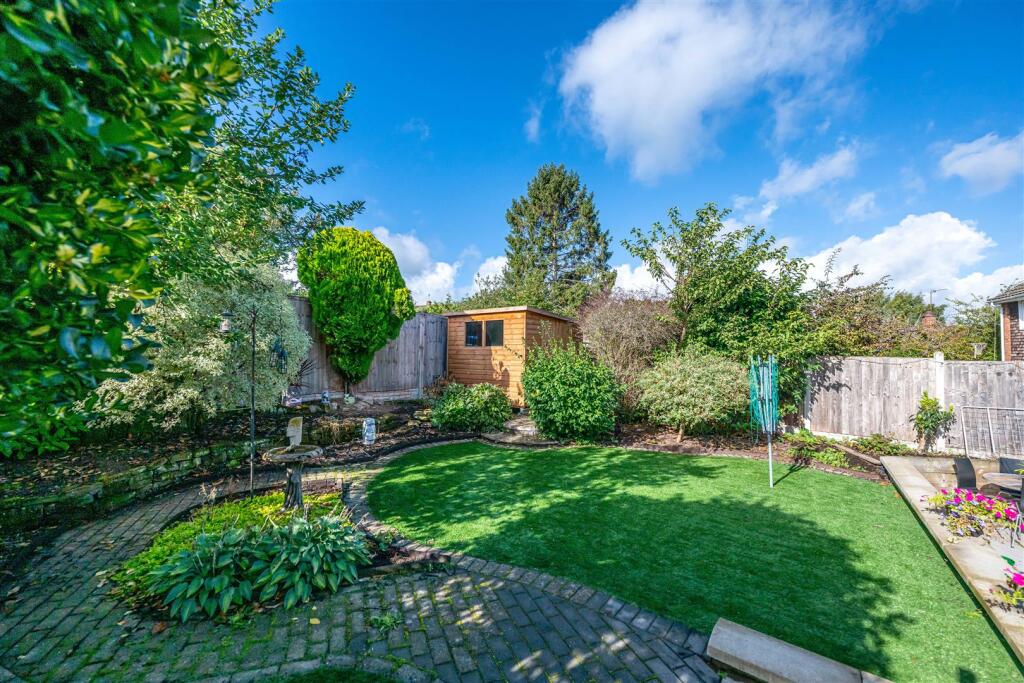 House in Stoke-on-Trent - View 4