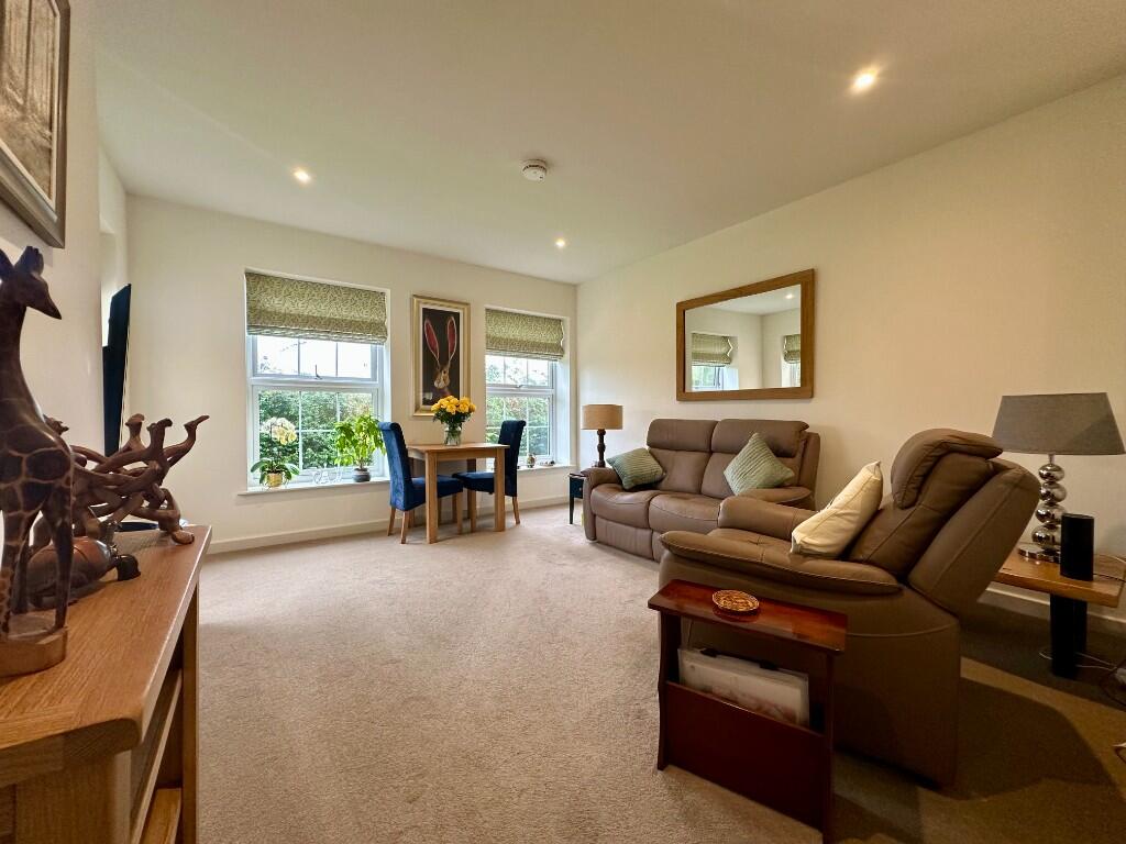 Canon Woods Close, DT9 photo 2