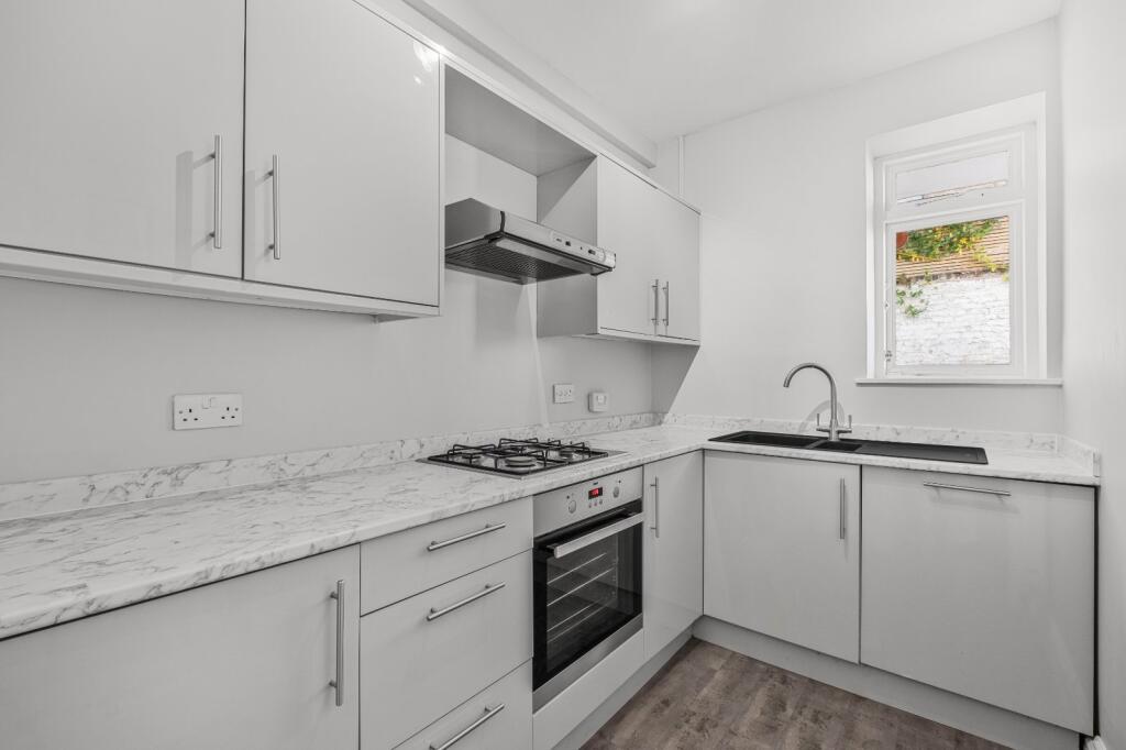 Apartment in London - More