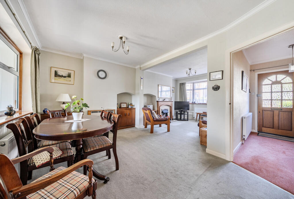 House in Sutton - View 3