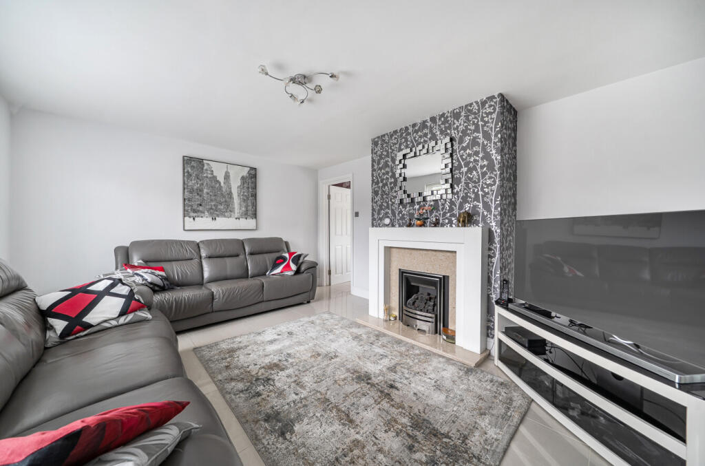 Rossett Close, Bracknell, Berkshire photo 2