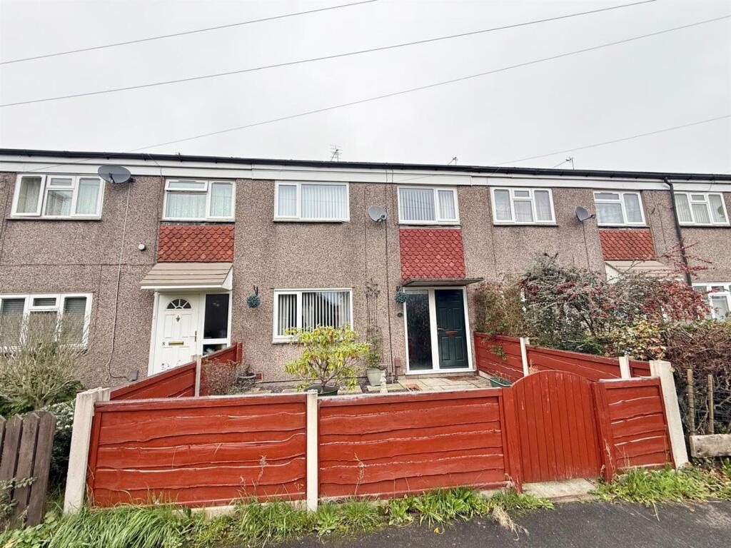 3-bed terraced on Renfrew Close, Macclesfield, £165,000