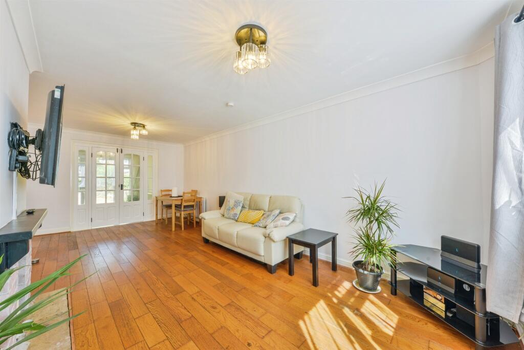 Raymonds Plain, Welwyn Garden City photo 4