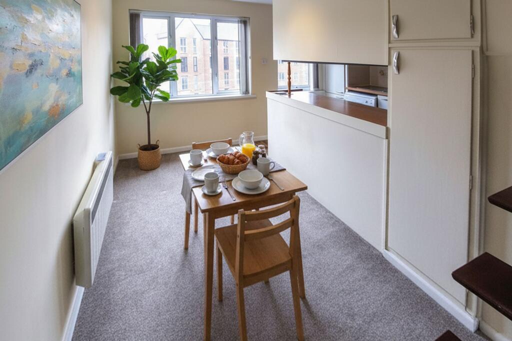 Apartment in Wokingham - View 3