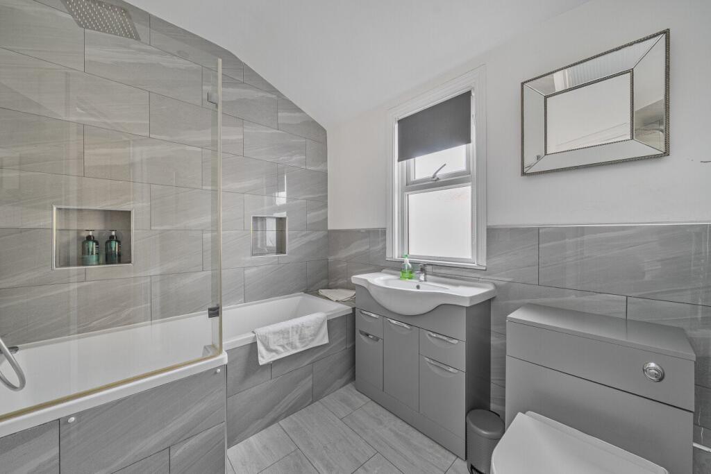 Apartment in Bromley - View 5